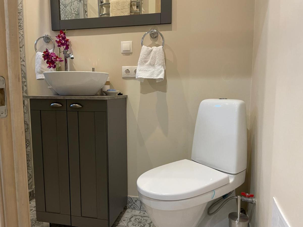Pristine 1Br Apt In City Center W/ Patio And Parking Riga Extérieur photo